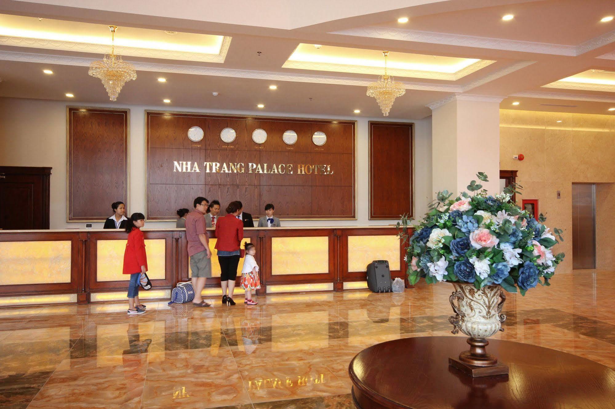 Отель Palace 4*