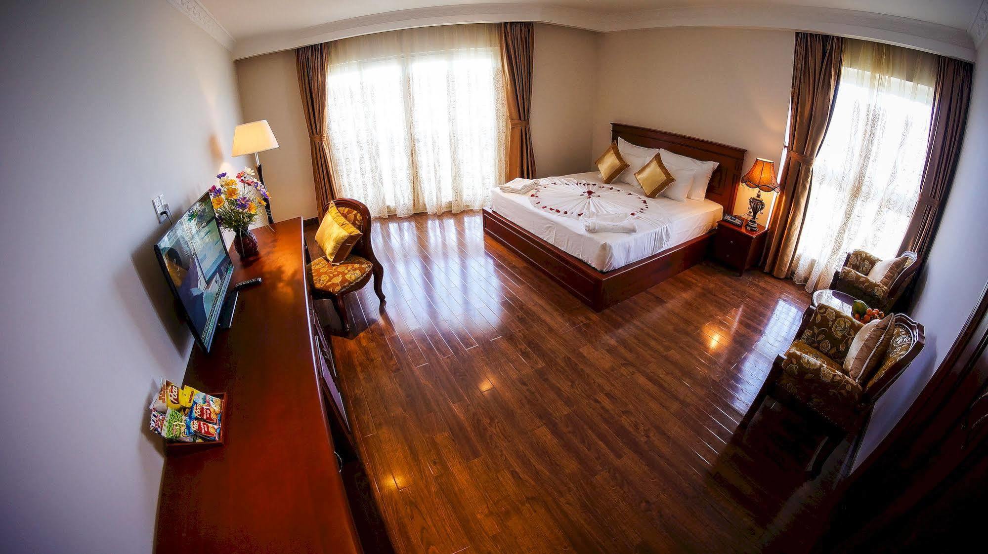 Palace Отель 4*